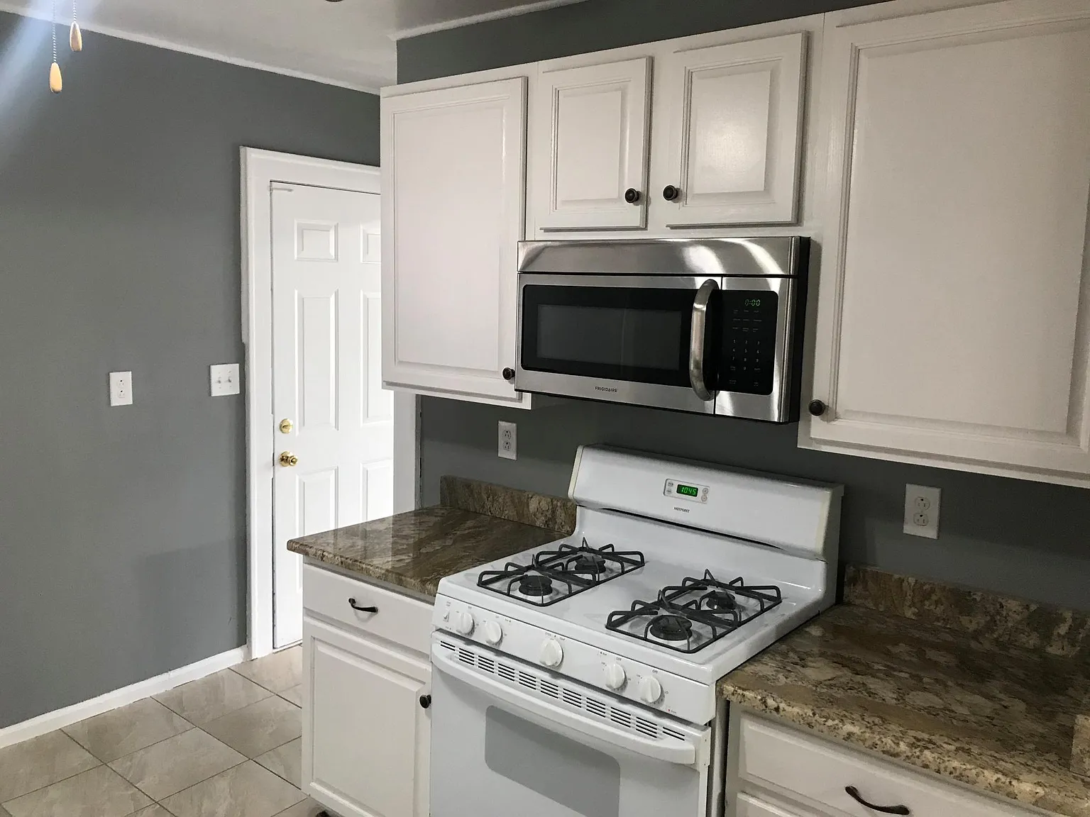 2 bed, $1,650 — Photo 2