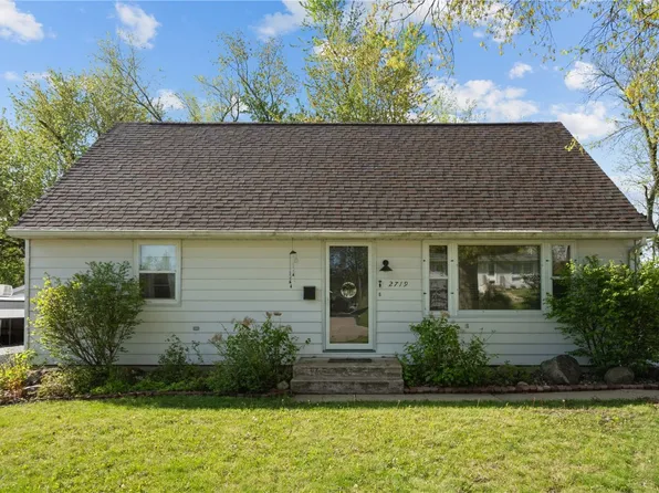 2719 Seely Ave SE, Cedar Rapids, IA 52403