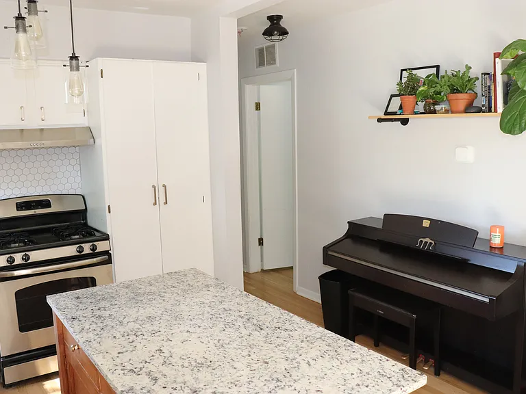 1655 S Newton St — Photo 10