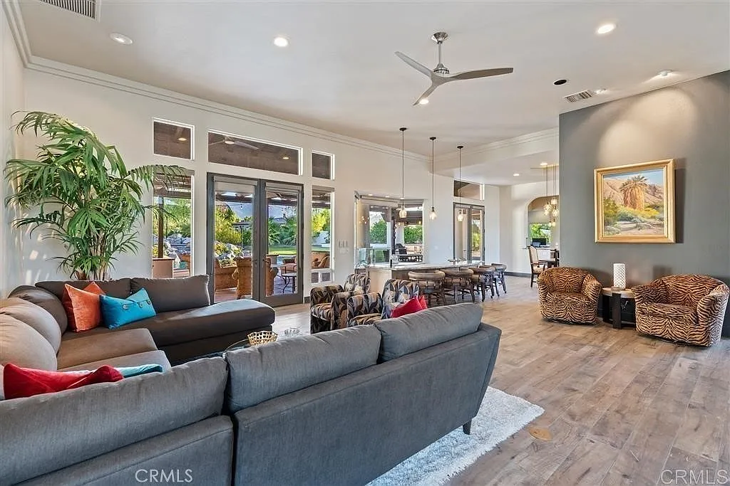 5 bed, 5.5 bath, 5210 sqft, $12,999 — Photo 4