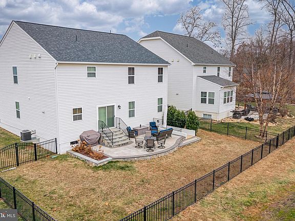 2nd image of 7137 Shepherdstown Rd