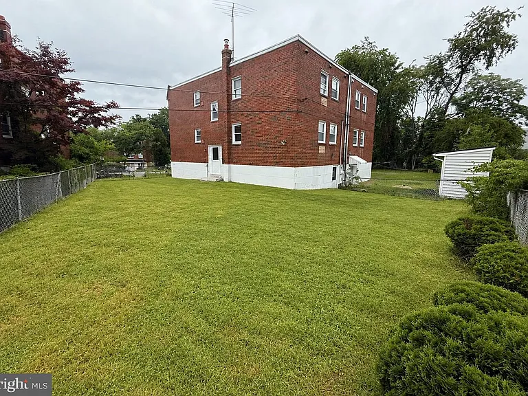 10838 Lockart Ct — Photo 16