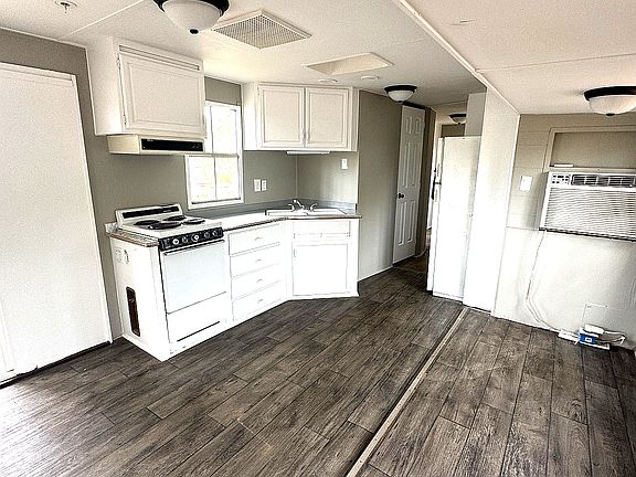5th image of 235 Green Dragon Dr