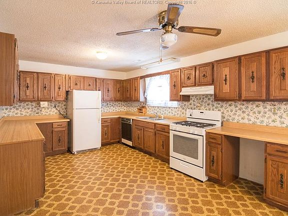 4th image of 2070 Wolf Pen Dr