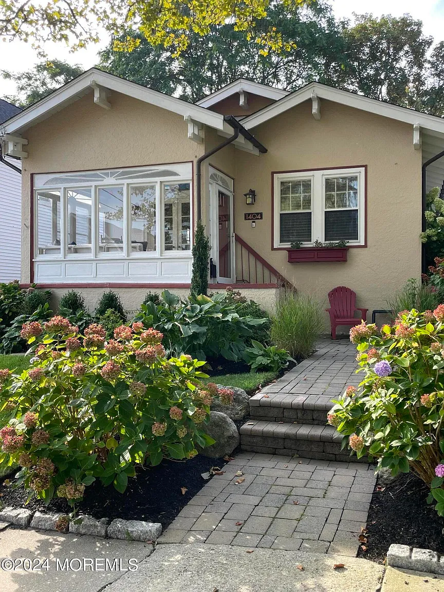 1404 4th Avenue photo 1