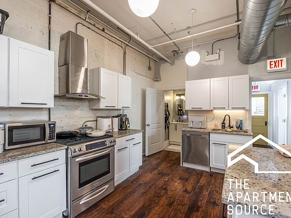 2nd image of 3953 W Shakespeare Ave #1