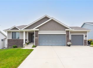 1404 Evans View Dr, Adel, IA 50003