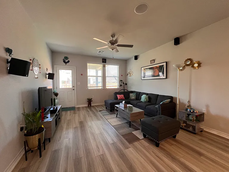 1610 Purple Martin Dr — Photo 23