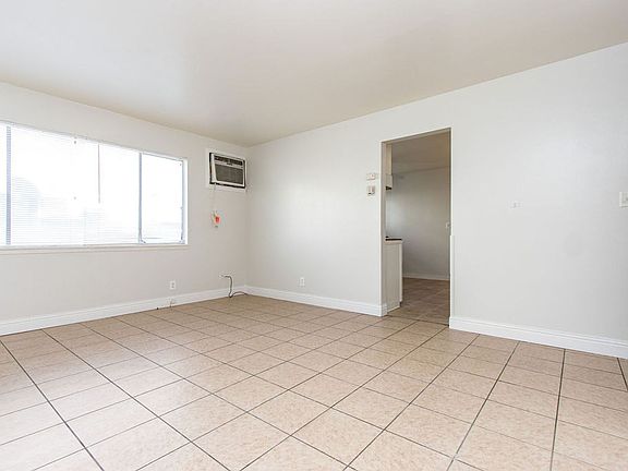 3rd image of 121 Starr Ave APT A-d