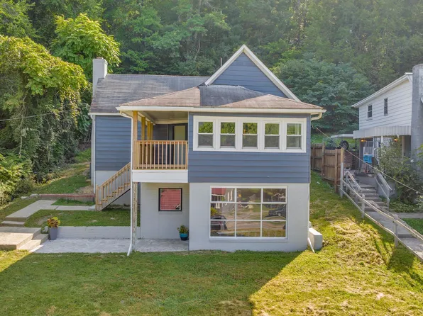 17 E Spring St S, Big Stone Gap, VA 24219