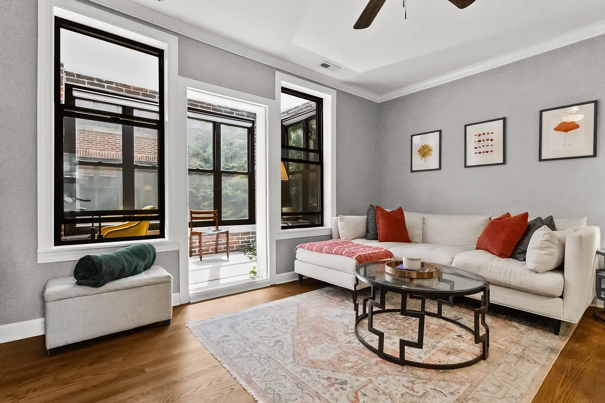 Building Photo - 745 W Cornelia Ave #1S