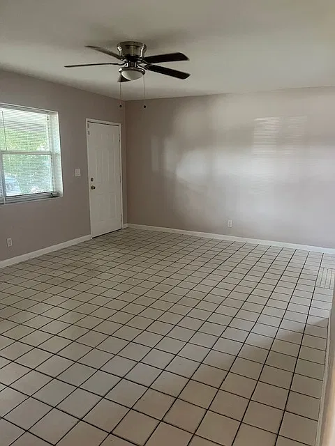 3 bed, 1021 sqft, $2,700 — Photo 4