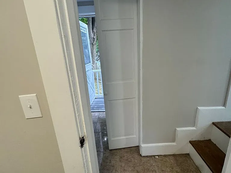 113-115 Laurel Ave — Photo 16
