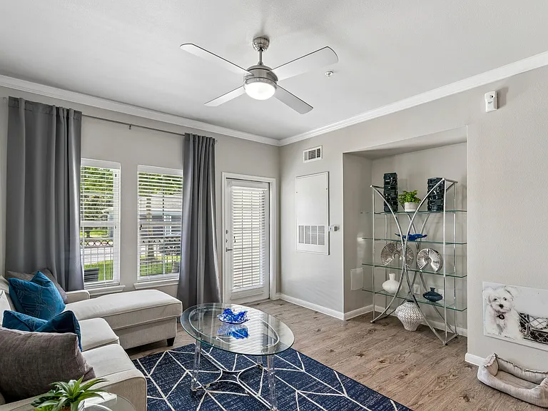 Residence at Lake Jackson — Photo 10