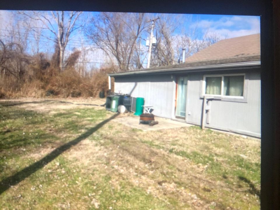 2nd image of 1612 SE Summit St Unit B