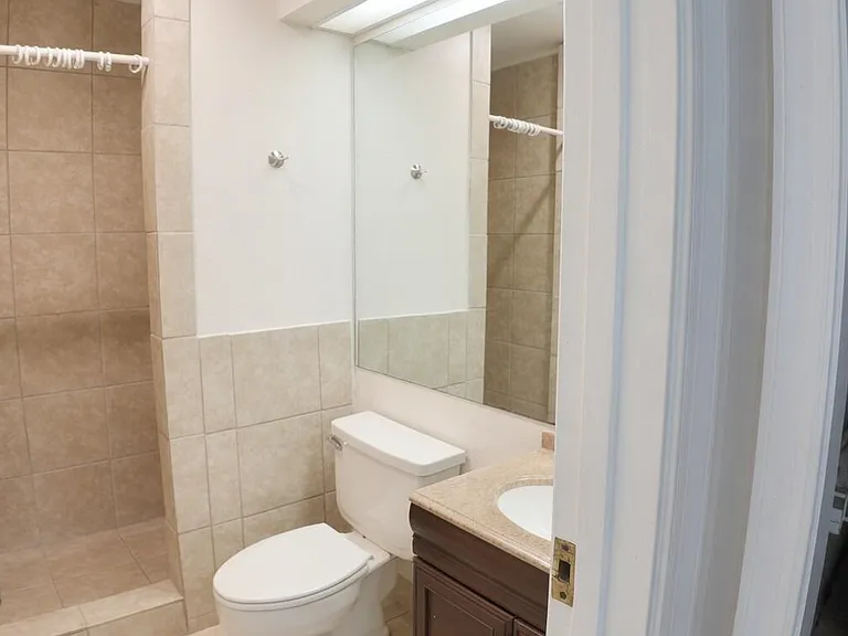 13368 Bedford Mews Ct — Photo 11