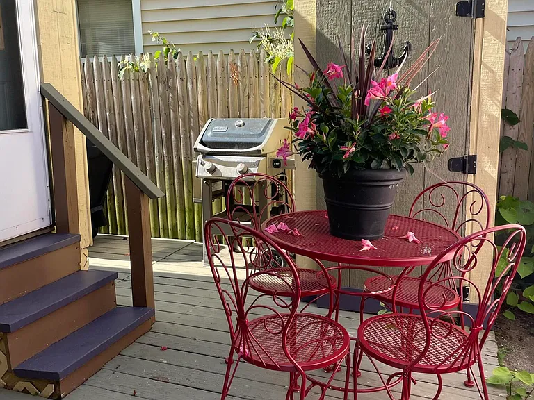 56 Heck Ave #1/2 — Photo 25