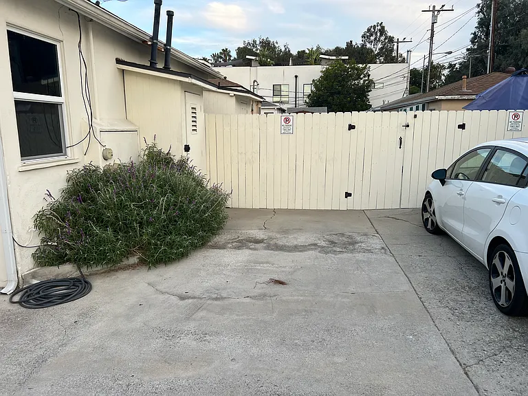 1 Parking Spot