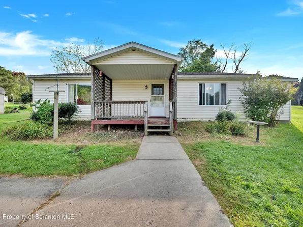 799 Lakeland Dr, Olyphant, PA 18447