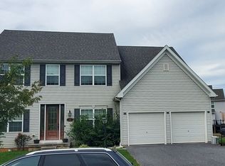 7 Chicory St, Stewartstown, PA 17363