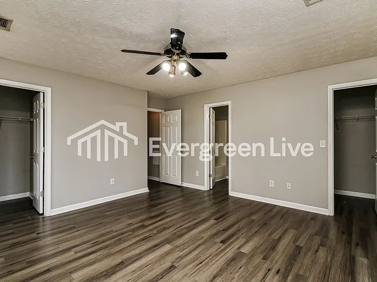 395 Lakeside Cir — Photo 9