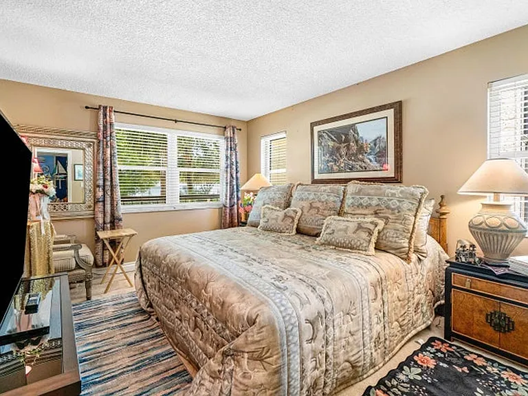 374 Golfview Rd #205 — Photo 7