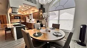 5556 Legend Hills Ln — Photo 8