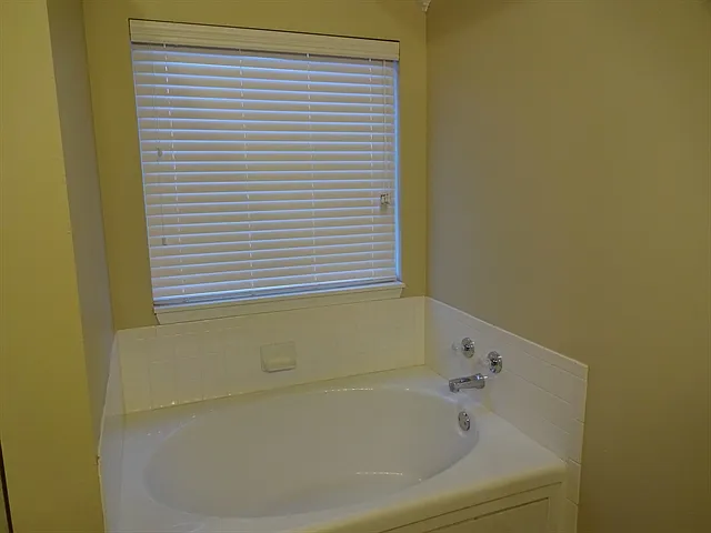 11730 Sinclair Dr — Photo 15