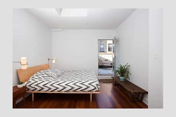 Sold by Stribling | media 10