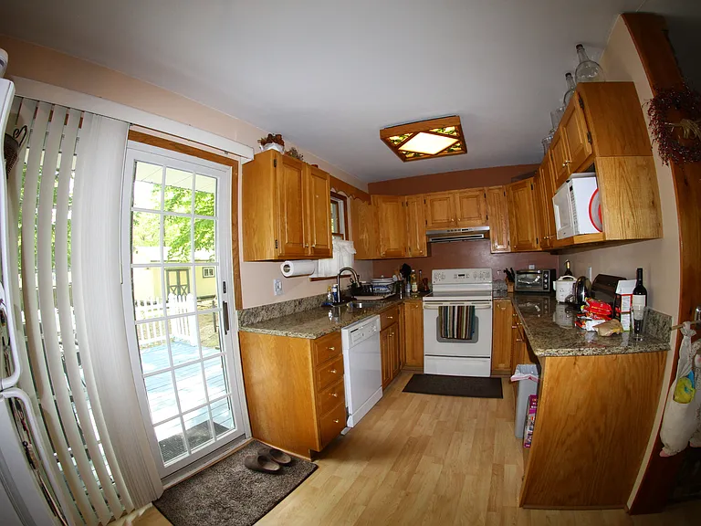 309 Cedar Ln — Photo 6