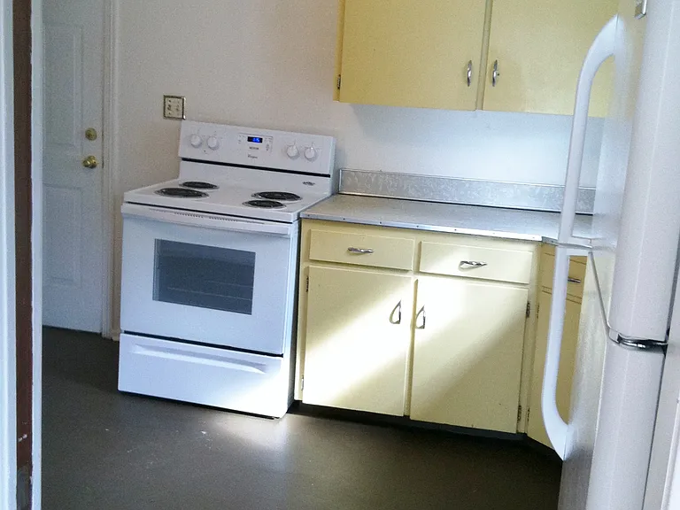 705 Jackson Blvd — Photo 6