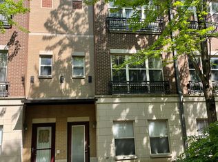 1211 W Arthington St, Chicago, IL 60607