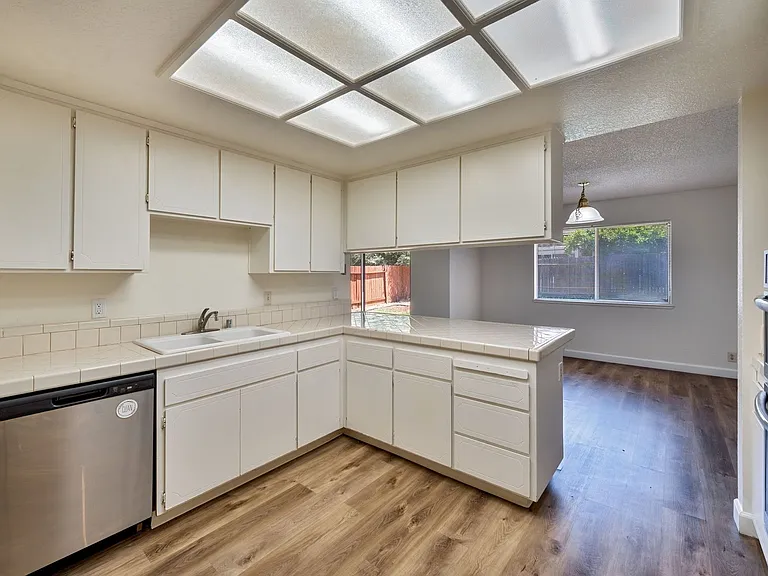 1171 Meadow Gate Dr — Photo 4