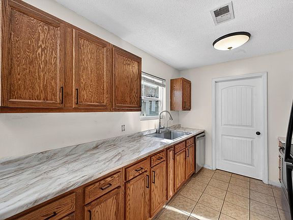 5th image of 1539 Ben Franklin Rd