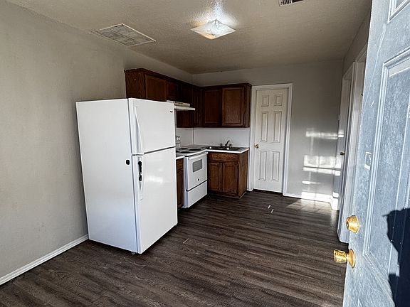 5th image of 301 N Rogers St #10554085