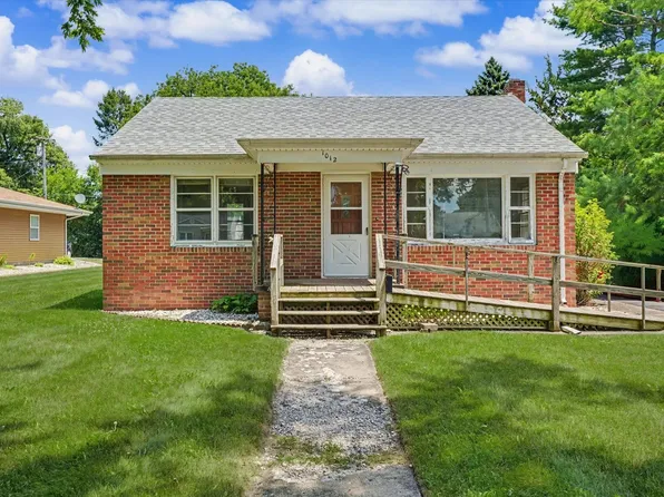 1012 N Sangamon Ave, Gibson City, IL 60936