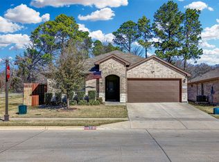 512 Amory St, Azle, TX 76020