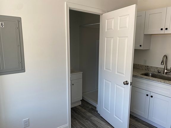 3rd image of 138 E Lancaster Ave APT 6