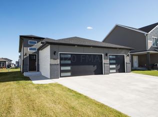 7330 21st St S, Fargo, ND