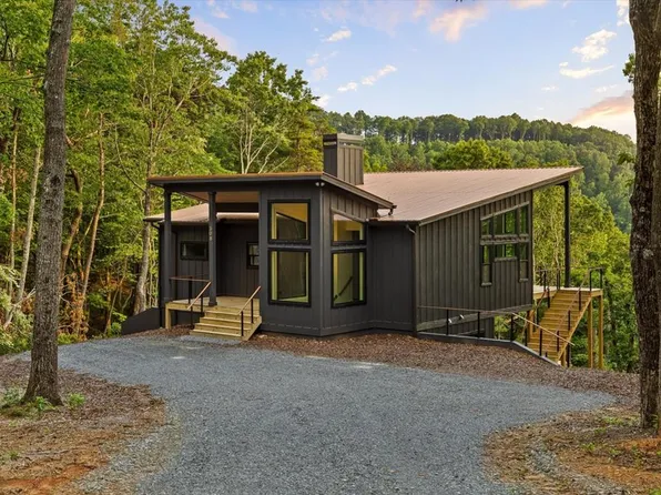 308 Shagbark Ct, Talking Rock, GA 30175