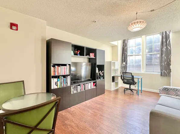 200 Market St Unit 3104, Lowell, MA 01852