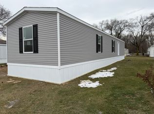 Neighbors of Pioneer Crossing, Howe, IN 46746