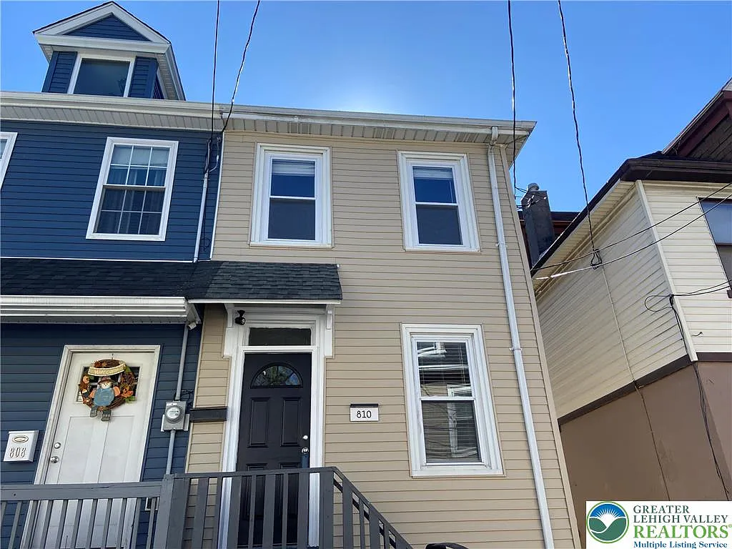 810 Pine St photo 1