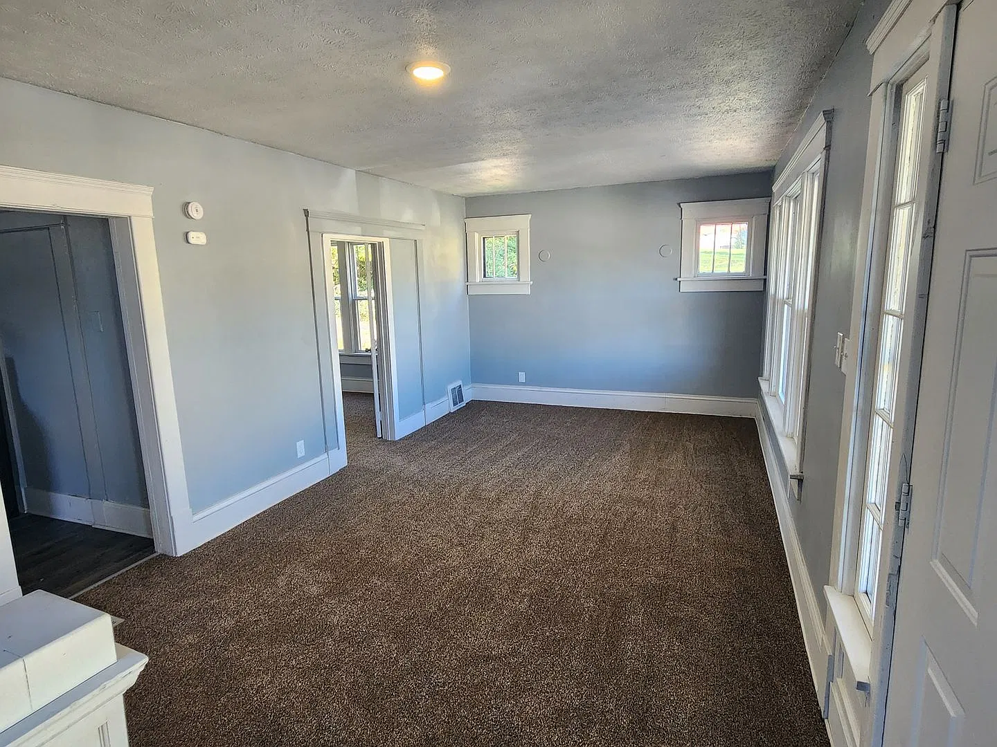 4 Bed / 1.5 Bath Fully Updated Home — Photo 2