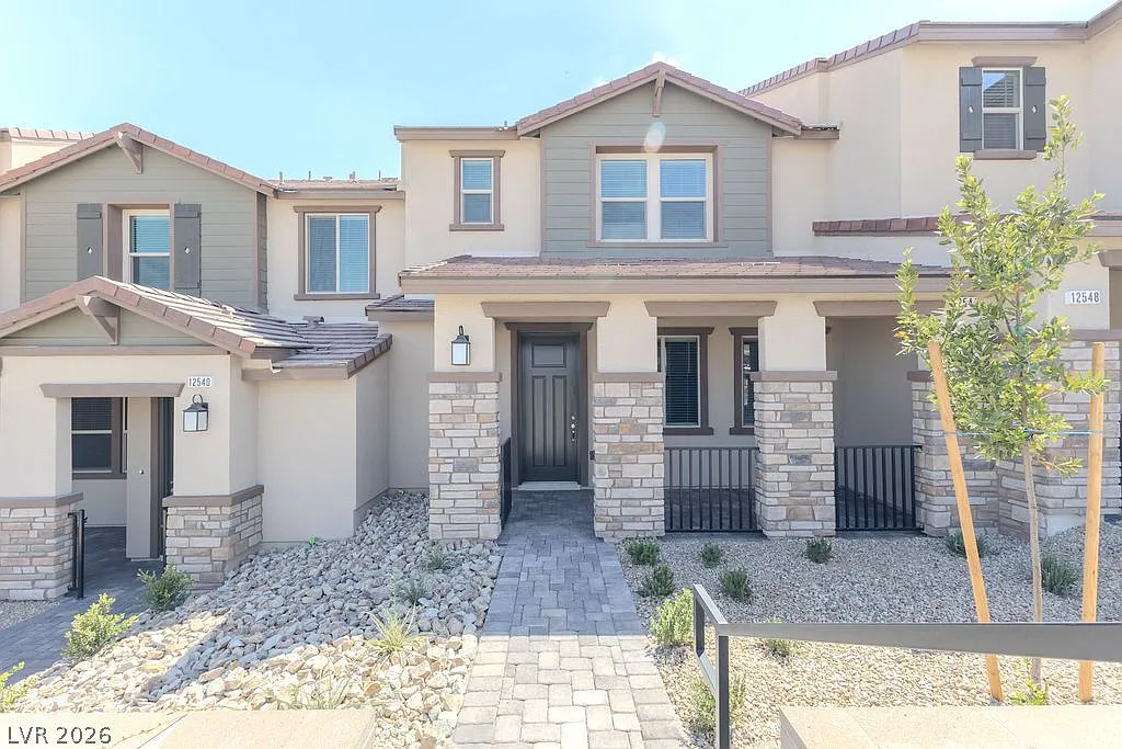 3 bed, 2.5 bath, 1687 sqft, $2,550 — Photo 1