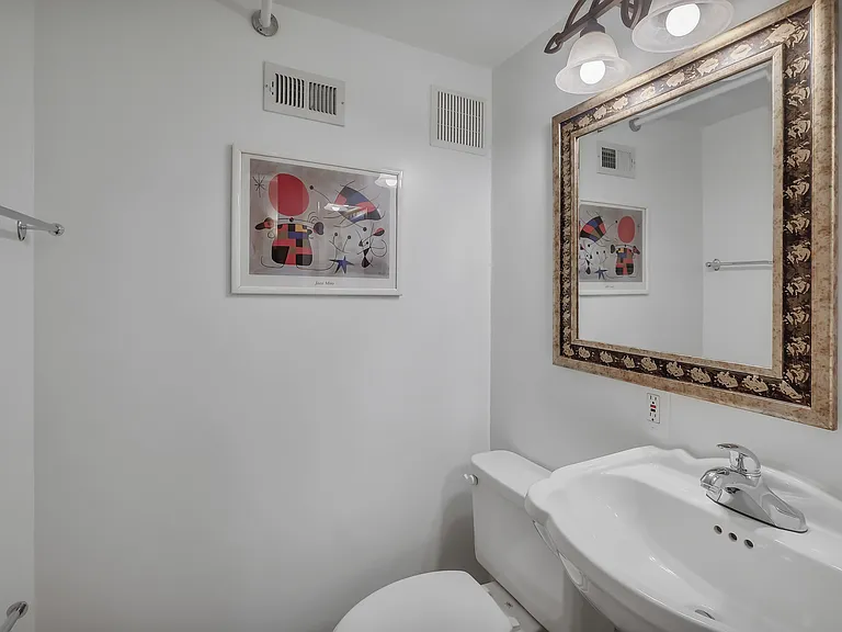 1905 S St NW #3 — Photo 18