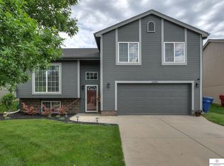 16930 Grand Ave, Omaha, NE 68116