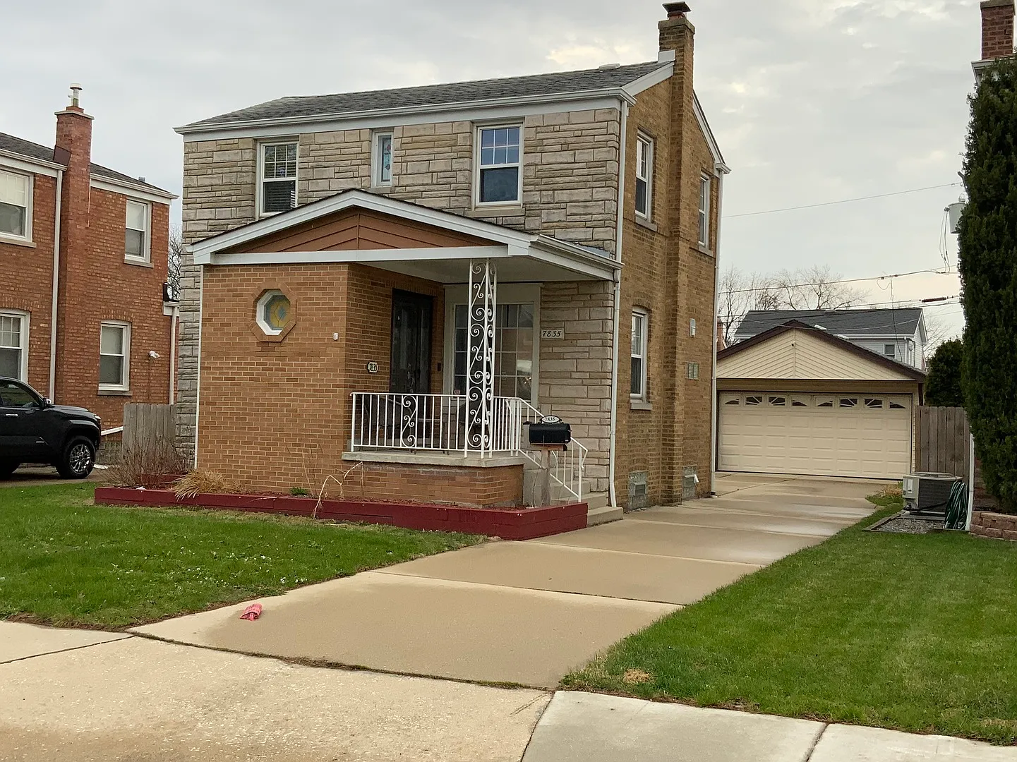7835 W Berwyn Ave photo 1
