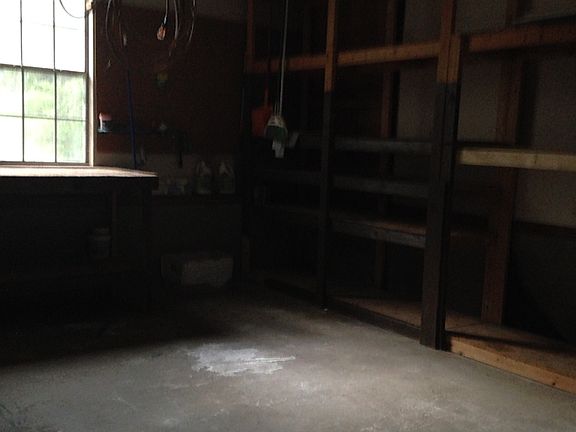 4th image of 167 Greenbay Cir