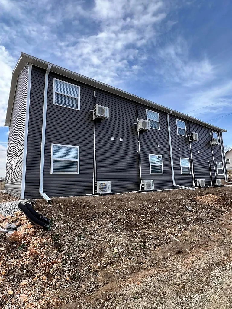 2 bed, 850 sqft, $900 — Photo 3
